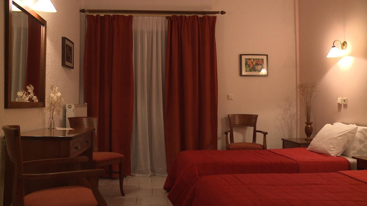 Valia Calda Hotel Perivoli  Bilik gambar