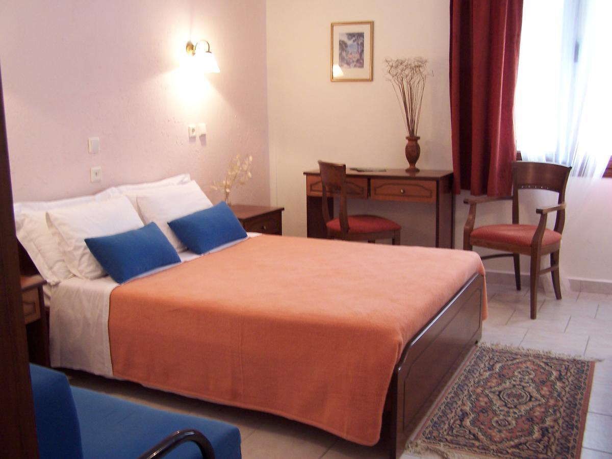 Valia Calda Hotel Perivoli  Bilik gambar