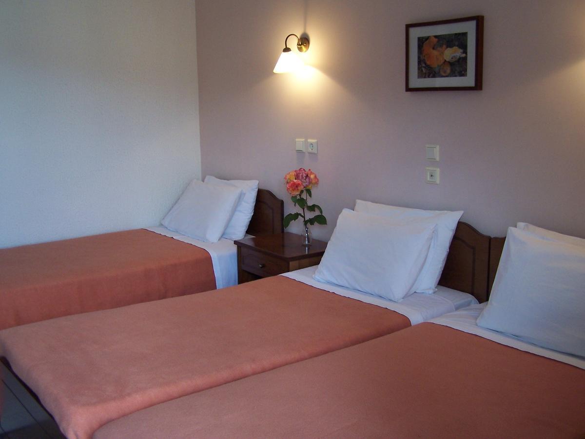 Valia Calda Hotel Perivoli  Bilik gambar